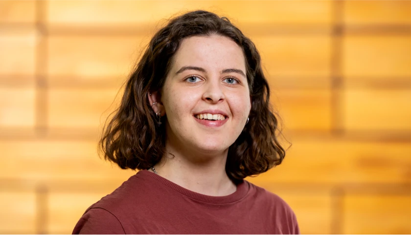 Porträtfoto von Nadja Deris 