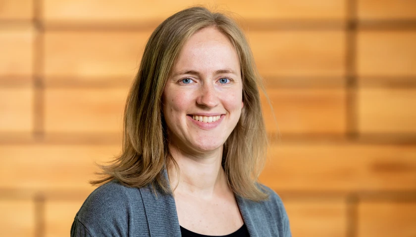 Porträtfoto von Nadja Deris 